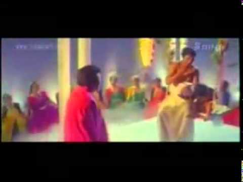 Madhuvidhu Ravukale Lyrics – Aadyathe Kanmani Malayalam Movie